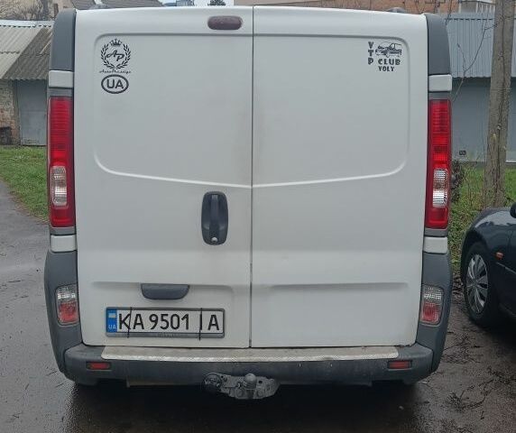 Белый Рено Трафик, объемом двигателя 1.9 л и пробегом 240 тыс. км за 6100 $, фото 3 на Automoto.ua