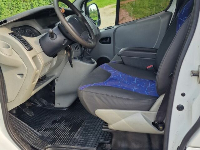 Білий Рено Трафік, об'ємом двигуна 0 л та пробігом 400 тис. км за 7770 $, фото 6 на Automoto.ua