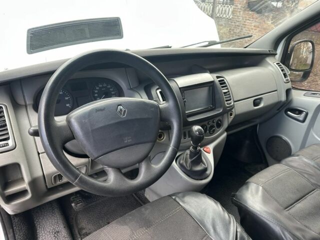 Білий Рено Трафік, об'ємом двигуна 1.9 л та пробігом 300 тис. км за 5250 $, фото 8 на Automoto.ua