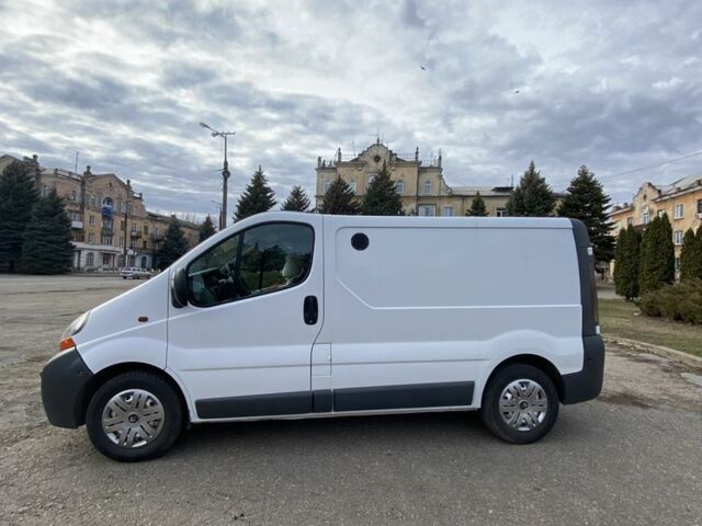 Белый Рено Трафик, объемом двигателя 1.9 л и пробегом 270 тыс. км за 6300 $, фото 3 на Automoto.ua