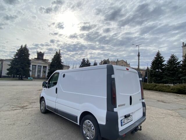 Белый Рено Трафик, объемом двигателя 1.9 л и пробегом 270 тыс. км за 6300 $, фото 4 на Automoto.ua