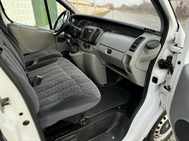 Білий Рено Трафік, об'ємом двигуна 1.9 л та пробігом 318 тис. км за 7300 $, фото 8 на Automoto.ua