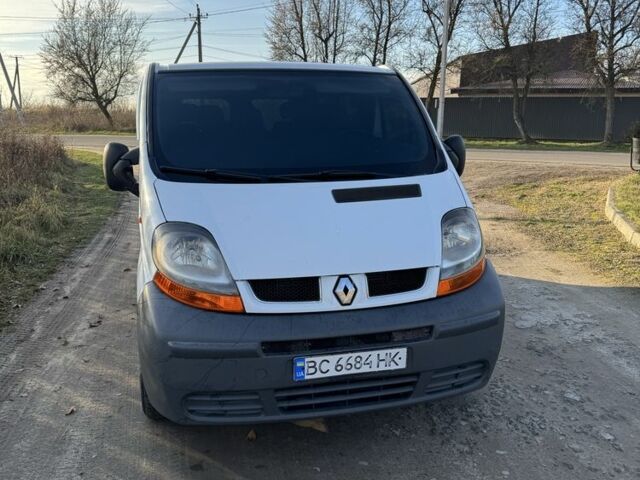 Белый Рено Трафик, объемом двигателя 1.9 л и пробегом 390 тыс. км за 6000 $, фото 1 на Automoto.ua