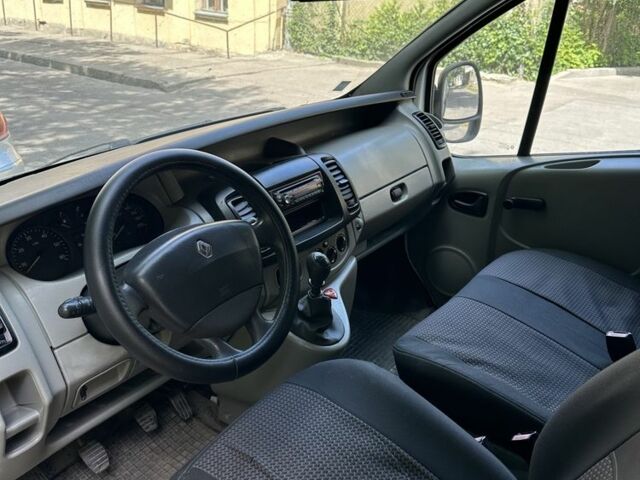 Білий Рено Трафік, об'ємом двигуна 1.9 л та пробігом 284 тис. км за 7400 $, фото 7 на Automoto.ua