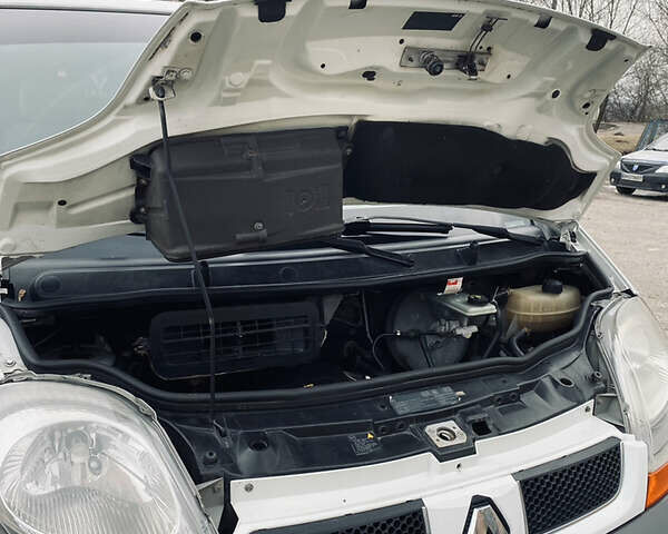 Білий Рено Трафік, об'ємом двигуна 1.9 л та пробігом 370 тис. км за 7000 $, фото 29 на Automoto.ua