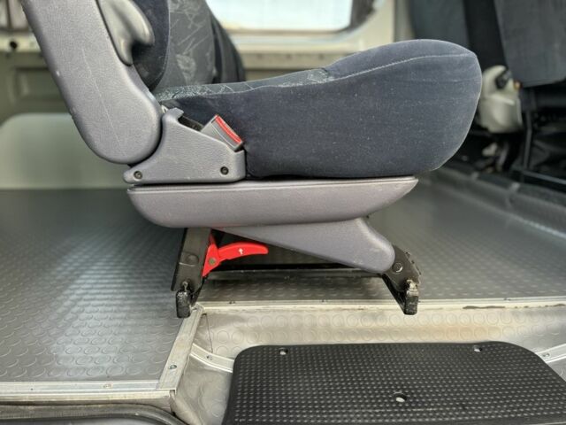 Білий Рено Трафік, об'ємом двигуна 1.9 л та пробігом 318 тис. км за 7300 $, фото 12 на Automoto.ua