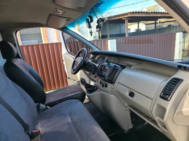 Белый Рено Трафик, объемом двигателя 1.9 л и пробегом 469 тыс. км за 7500 $, фото 11 на Automoto.ua