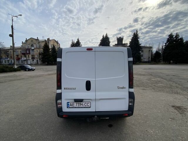 Белый Рено Трафик, объемом двигателя 1.9 л и пробегом 270 тыс. км за 6300 $, фото 7 на Automoto.ua