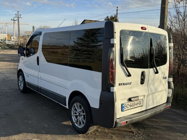 Белый Рено Трафик, объемом двигателя 1.9 л и пробегом 390 тыс. км за 6000 $, фото 2 на Automoto.ua