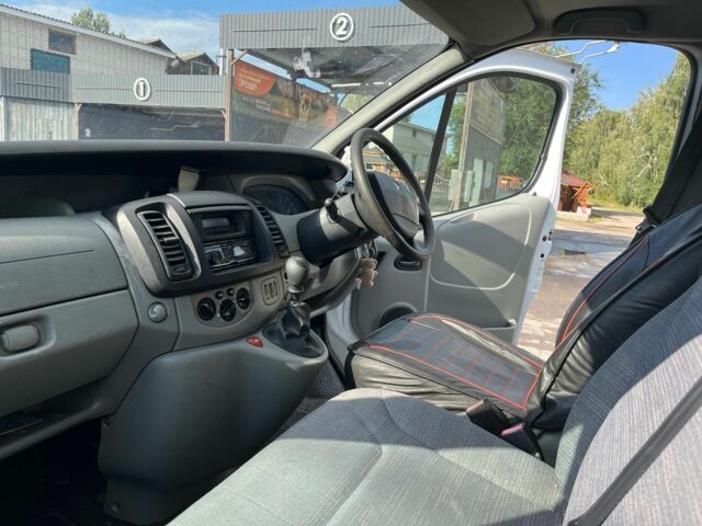 Белый Рено Трафик, объемом двигателя 2 л и пробегом 165 тыс. км за 3500 $, фото 9 на Automoto.ua