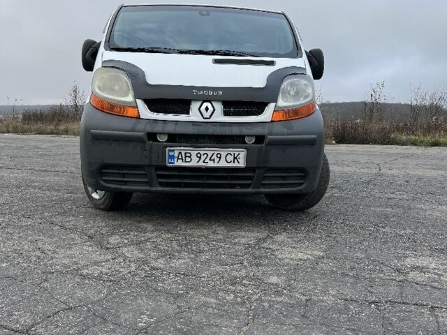 Белый Рено Трафик, объемом двигателя 1.9 л и пробегом 731 тыс. км за 6399 $, фото 1 на Automoto.ua