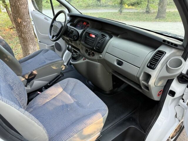 Білий Рено Трафік, об'ємом двигуна 1.9 л та пробігом 198 тис. км за 4750 $, фото 18 на Automoto.ua