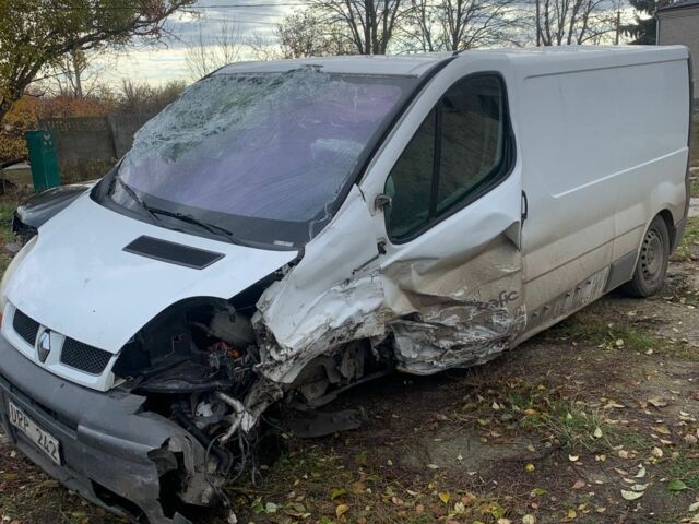 Рено Трафик 2006 в Лозовой на Automoto.ua Белый Рено Трафик, объемом двигателя 0 л и пробегом 300 тыс. км за 1600 $, фото 1 на Automoto.ua