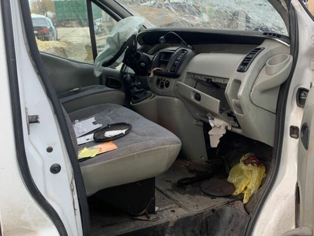 Рено Трафик 2006 в Лозовой на Automoto.ua Белый Рено Трафик, объемом двигателя 0 л и пробегом 300 тыс. км за 1600 $, фото 5 на Automoto.ua