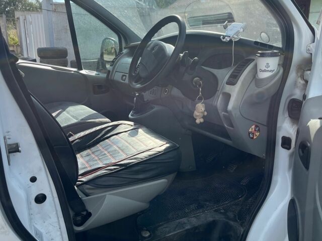 Белый Рено Трафик, объемом двигателя 2 л и пробегом 165 тыс. км за 3500 $, фото 8 на Automoto.ua