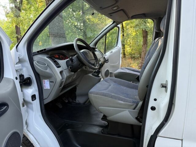 Білий Рено Трафік, об'ємом двигуна 1.9 л та пробігом 198 тис. км за 4750 $, фото 12 на Automoto.ua