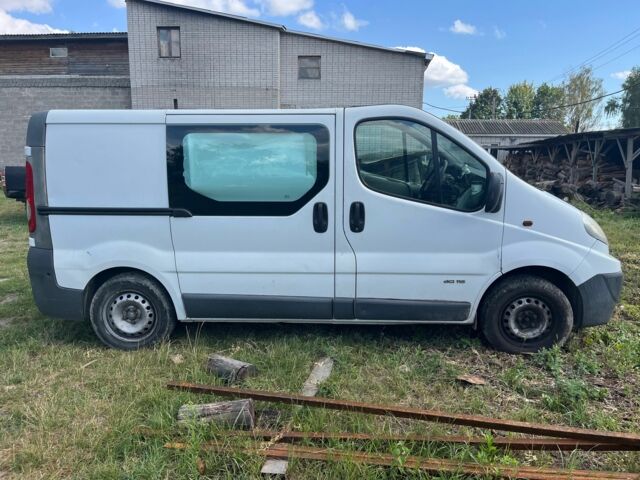 Белый Рено Трафик, объемом двигателя 2 л и пробегом 165 тыс. км за 3500 $, фото 2 на Automoto.ua