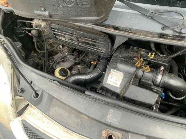 Рено Трафик 2006 в Лозовой на Automoto.ua Белый Рено Трафик, объемом двигателя 0 л и пробегом 300 тыс. км за 1600 $, фото 4 на Automoto.ua