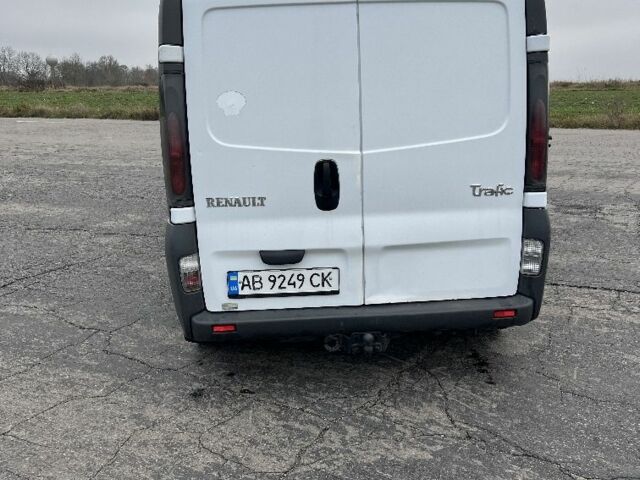 Белый Рено Трафик, объемом двигателя 1.9 л и пробегом 731 тыс. км за 6399 $, фото 4 на Automoto.ua