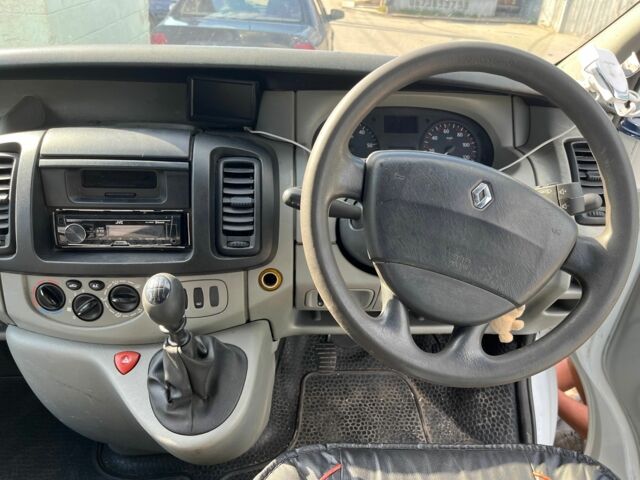 Белый Рено Трафик, объемом двигателя 2 л и пробегом 165 тыс. км за 3500 $, фото 13 на Automoto.ua