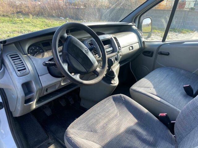 Белый Рено Трафик, объемом двигателя 2 л и пробегом 275 тыс. км за 4900 $, фото 10 на Automoto.ua