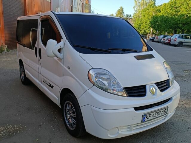 Белый Рено Трафик, объемом двигателя 2 л и пробегом 324 тыс. км за 7450 $, фото 1 на Automoto.ua
