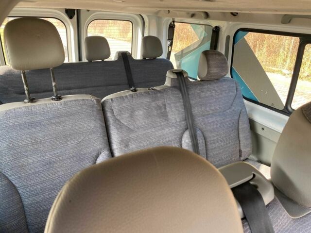 Белый Рено Трафик, объемом двигателя 2 л и пробегом 275 тыс. км за 4900 $, фото 16 на Automoto.ua