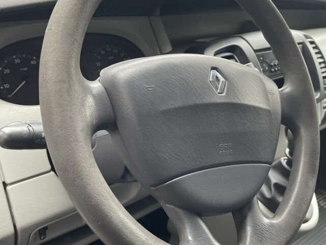 Білий Рено Трафік, об'ємом двигуна 2 л та пробігом 260 тис. км за 6800 $, фото 8 на Automoto.ua