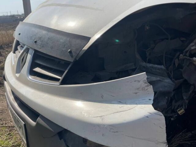 Белый Рено Трафик, объемом двигателя 2 л и пробегом 465 тыс. км за 3500 $, фото 5 на Automoto.ua