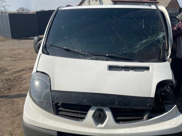 Белый Рено Трафик, объемом двигателя 2 л и пробегом 465 тыс. км за 3500 $, фото 1 на Automoto.ua