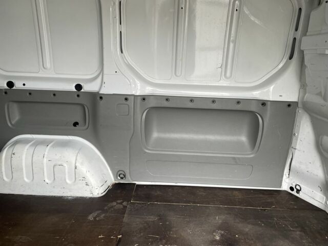 Білий Рено Трафік, об'ємом двигуна 2 л та пробігом 260 тис. км за 6800 $, фото 4 на Automoto.ua