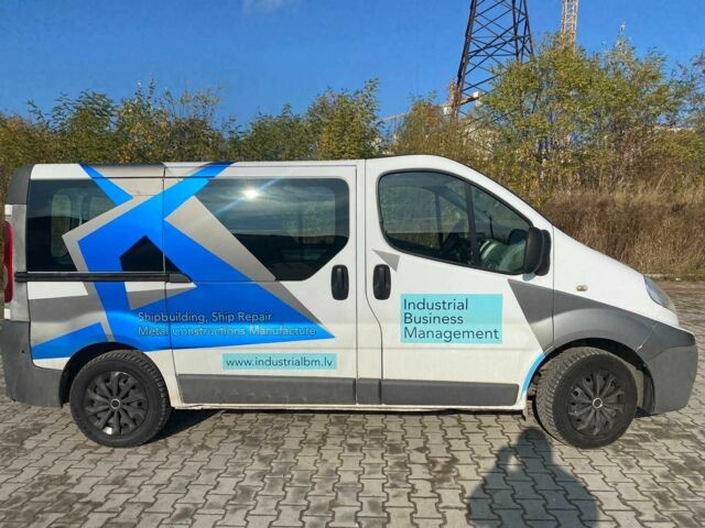 Белый Рено Трафик, объемом двигателя 2 л и пробегом 275 тыс. км за 4900 $, фото 6 на Automoto.ua