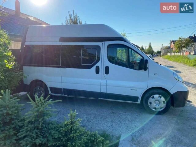 Белый Рено Трафик, объемом двигателя 2 л и пробегом 257 тыс. км за 9500 $, фото 3 на Automoto.ua