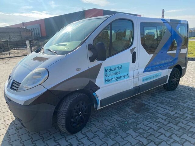 Белый Рено Трафик, объемом двигателя 2 л и пробегом 275 тыс. км за 4900 $, фото 1 на Automoto.ua