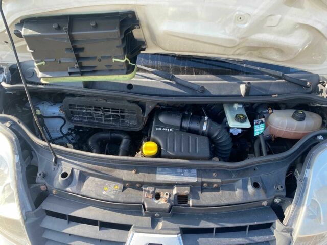 Белый Рено Трафик, объемом двигателя 2 л и пробегом 275 тыс. км за 4900 $, фото 21 на Automoto.ua