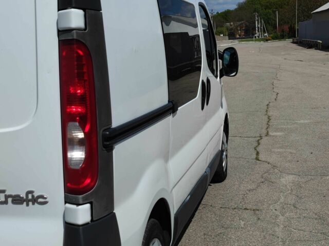 Белый Рено Трафик, объемом двигателя 2 л и пробегом 483 тыс. км за 6900 $, фото 6 на Automoto.ua