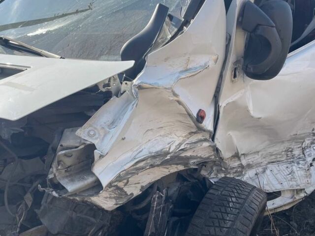 Белый Рено Трафик, объемом двигателя 2 л и пробегом 465 тыс. км за 3500 $, фото 6 на Automoto.ua