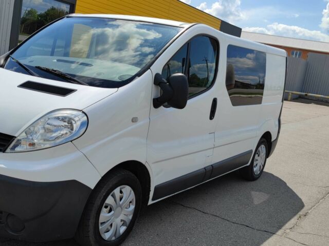 Белый Рено Трафик, объемом двигателя 2 л и пробегом 483 тыс. км за 6900 $, фото 2 на Automoto.ua