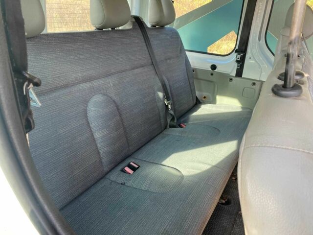 Белый Рено Трафик, объемом двигателя 2 л и пробегом 275 тыс. км за 4900 $, фото 18 на Automoto.ua