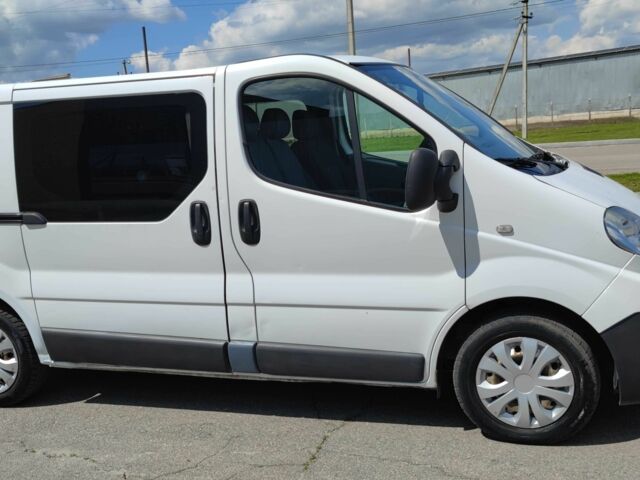 Белый Рено Трафик, объемом двигателя 2 л и пробегом 483 тыс. км за 6900 $, фото 1 на Automoto.ua