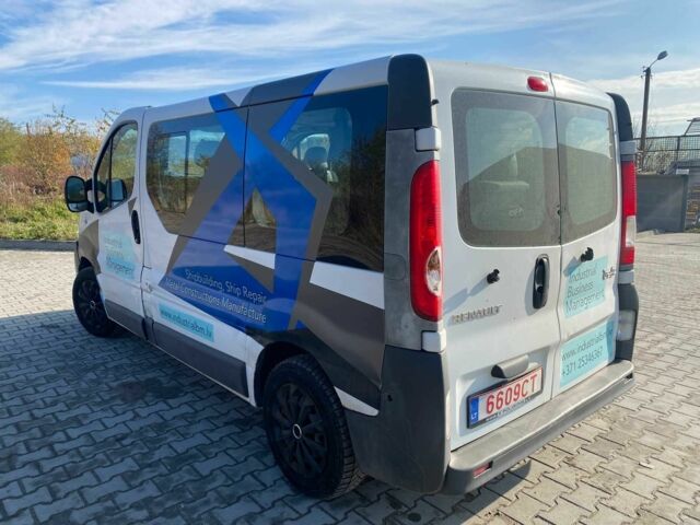 Белый Рено Трафик, объемом двигателя 2 л и пробегом 275 тыс. км за 4900 $, фото 2 на Automoto.ua