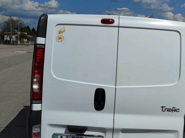 Белый Рено Трафик, объемом двигателя 2 л и пробегом 483 тыс. км за 6900 $, фото 4 на Automoto.ua