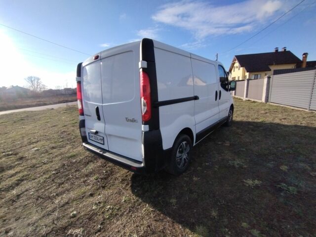Белый Рено Трафик, объемом двигателя 2 л и пробегом 260 тыс. км за 7800 $, фото 3 на Automoto.ua