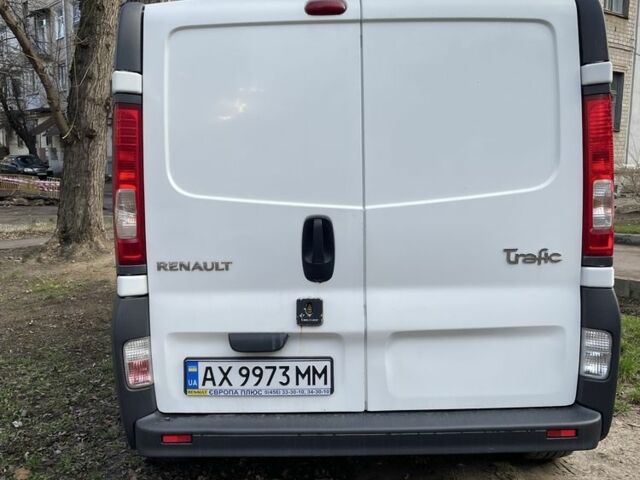 Білий Рено Трафік, об'ємом двигуна 2 л та пробігом 260 тис. км за 6800 $, фото 1 на Automoto.ua