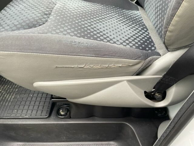 Білий Рено Трафік, об'ємом двигуна 2 л та пробігом 260 тис. км за 6800 $, фото 9 на Automoto.ua