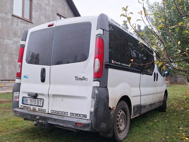 Рено Трафик 2008 в Ровно на Automoto.ua Белый Рено Трафик, объемом двигателя 2 л и пробегом 521 тыс. км за 6850 $, фото 4 на Automoto.ua