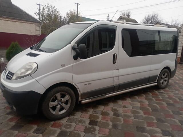 Белый Рено Трафик, объемом двигателя 2.5 л и пробегом 290 тыс. км за 8200 $, фото 3 на Automoto.ua