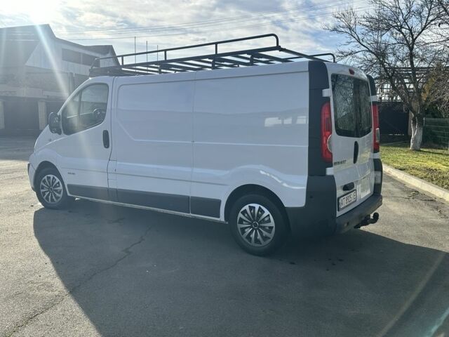 Белый Рено Трафик, объемом двигателя 2.5 л и пробегом 355 тыс. км за 11648 $, фото 3 на Automoto.ua