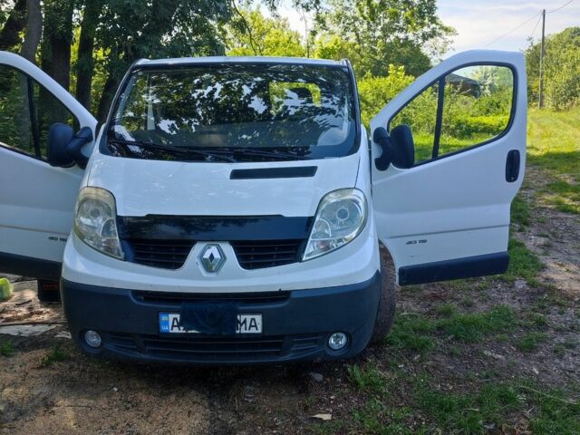 Белый Рено Трафик, объемом двигателя 2 л и пробегом 275 тыс. км за 8500 $, фото 5 на Automoto.ua