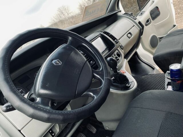 Рено Трафик 2008 в Березань на Automoto.ua Белый Рено Трафик, объемом двигателя 2 л и пробегом 254 тыс. км за 10000 $, фото 4 на Automoto.ua